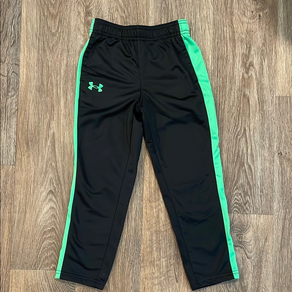 Under Armour Kids Black and Green Athletic Pants Boys size 6 lot of 3